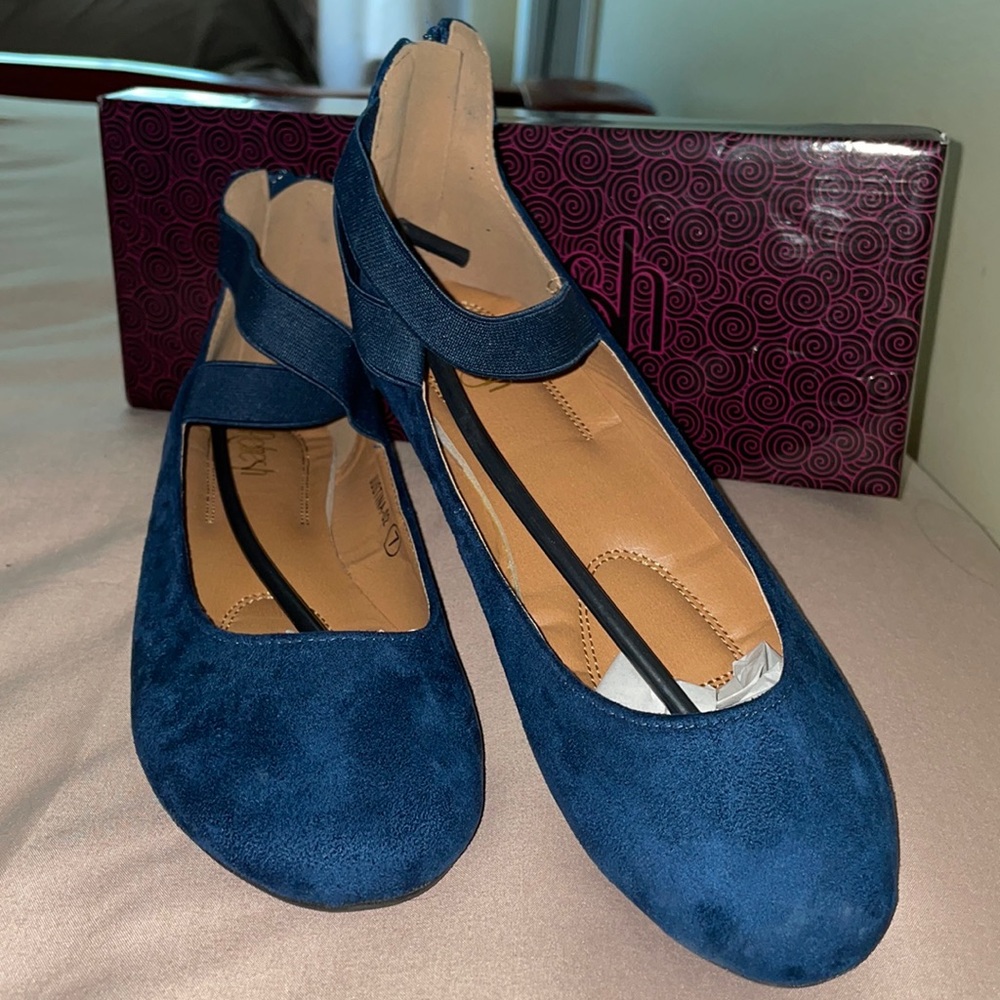 Navy crisscross justina flat